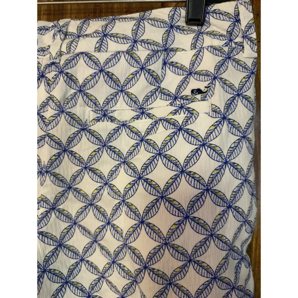 Vineyard Vines Women's Shorts White Blue Geometric Leaf Lightweight Chino Size 6 - Picture 6 of 6